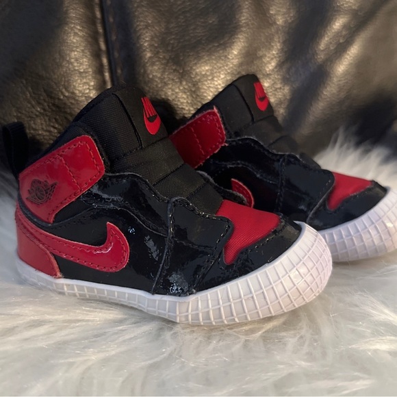 Jordan 1 Crib Bootie size 3c - Picture 3 of 5